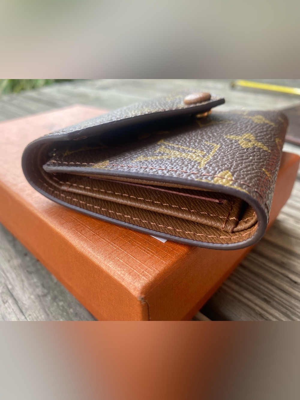 ✨ Luxury Inspired Monogram TriFold Wallet - Picture 7 of 11